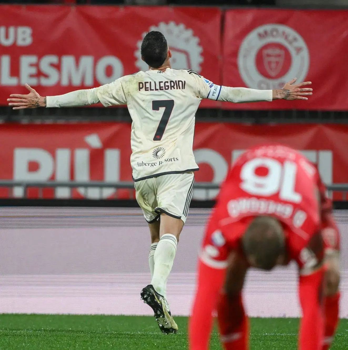 Panda Sports-里昂欲战翁蒂尼安争夺胜利的激烈较量