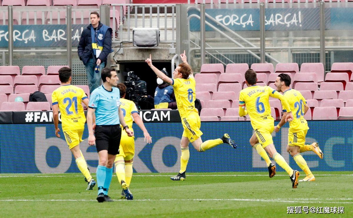 熊猫体育直播-统领一方，强队展现出色实力冲击最终胜利