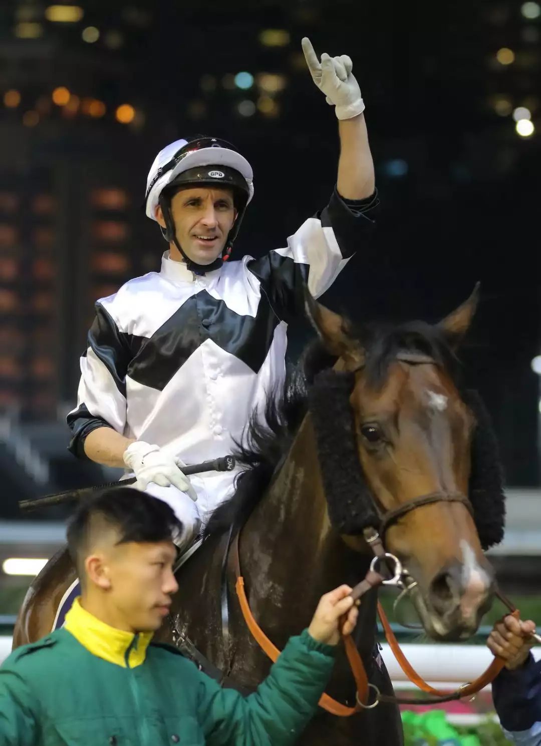 红白军团士气高昂,备战赛事冲刺积极 红白军团士气高昂,备战赛事冲刺积极