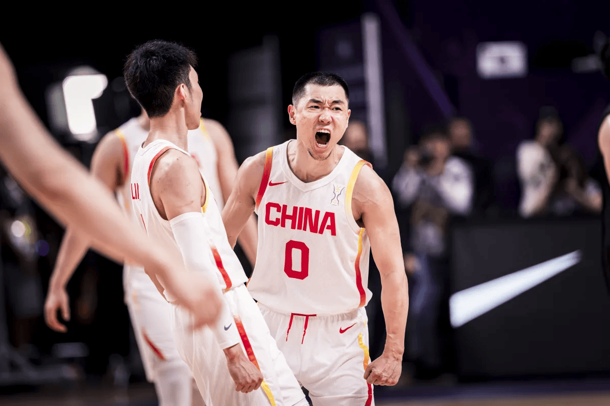 德国男篮血洗中国男篮，贝弗利绝境逆转