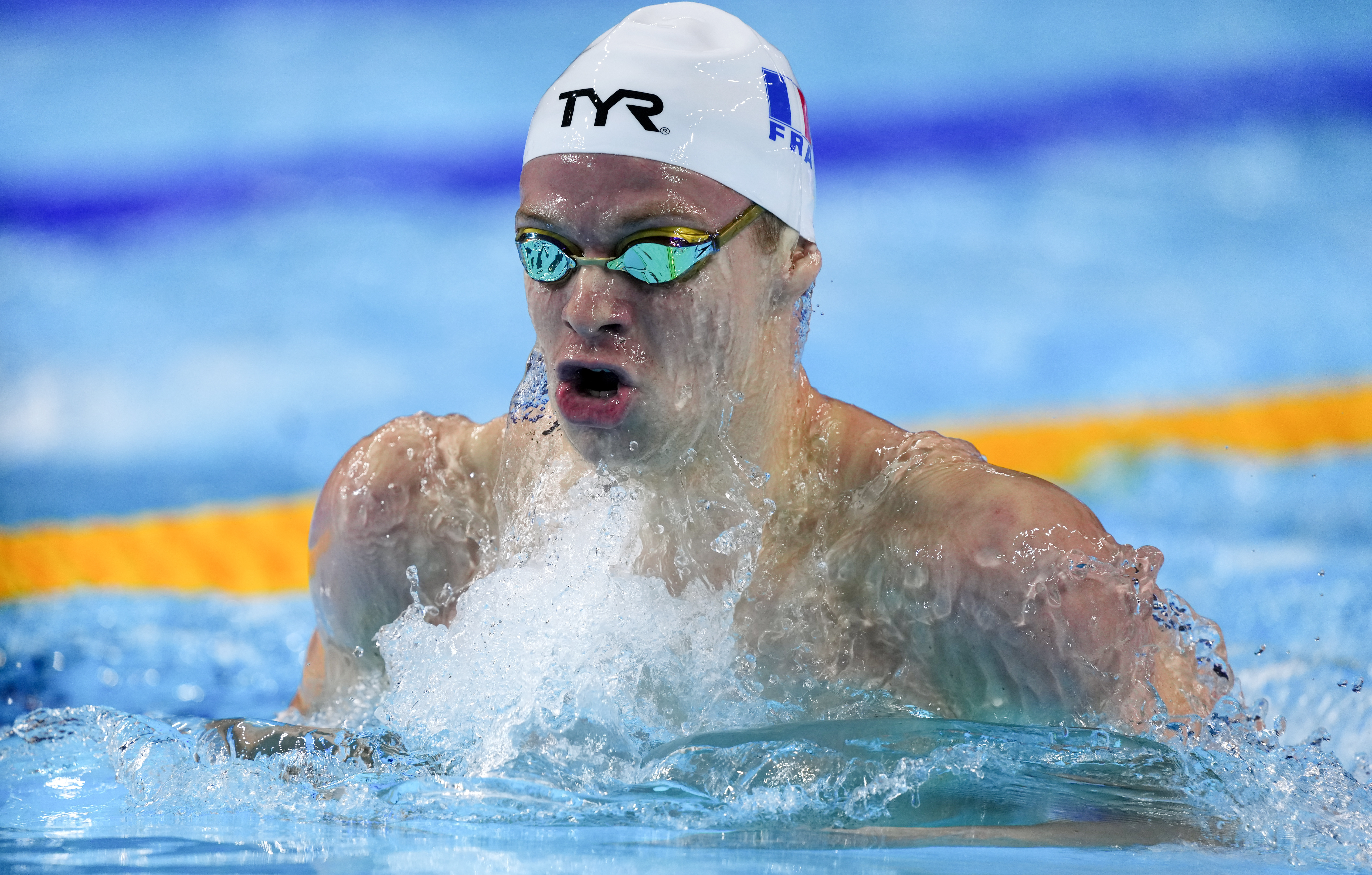 世界纪录被刷新,美国选手在游泳比赛中夺冠 世界纪录被刷新,美国选手在游泳比赛中夺冠